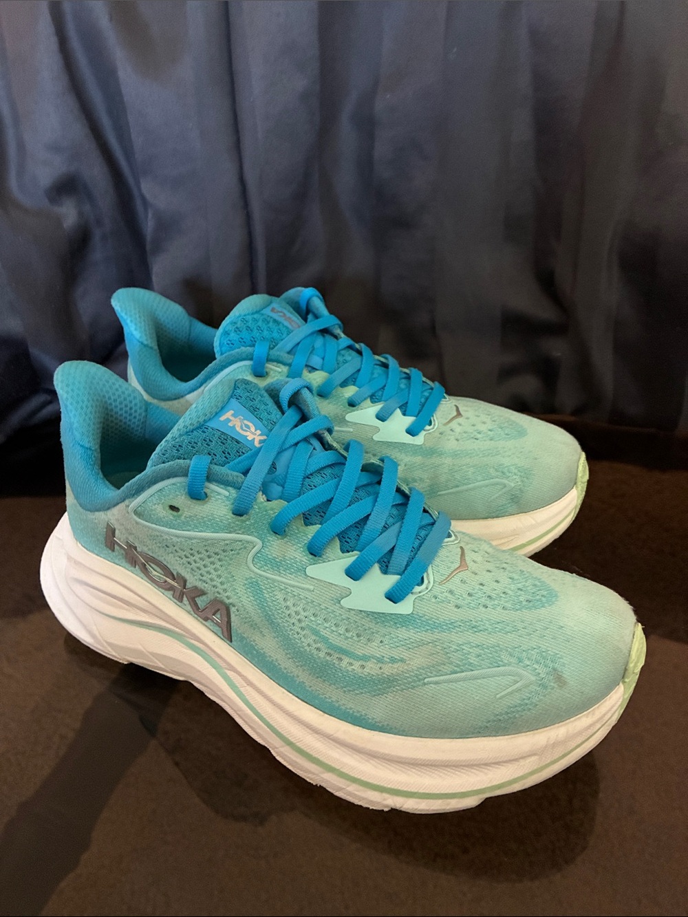 HOKA CLIFTON 10 SKYWARD BLUE. WOMENS SIZE 7 - Picture 3 of 13